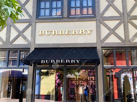 burberry fashion company